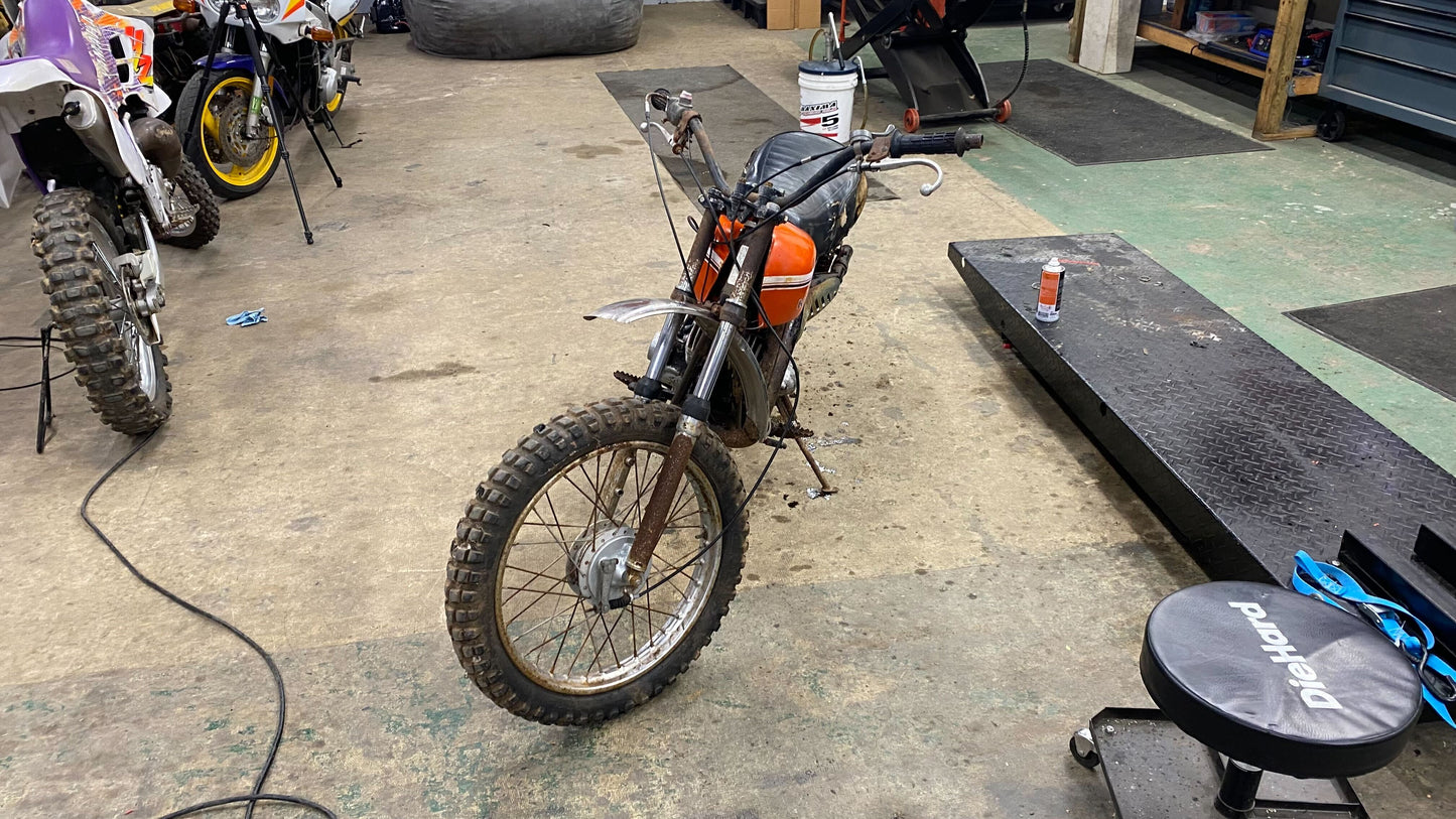 The 1972 Kawasaki G4 100 found in a scrap pile
