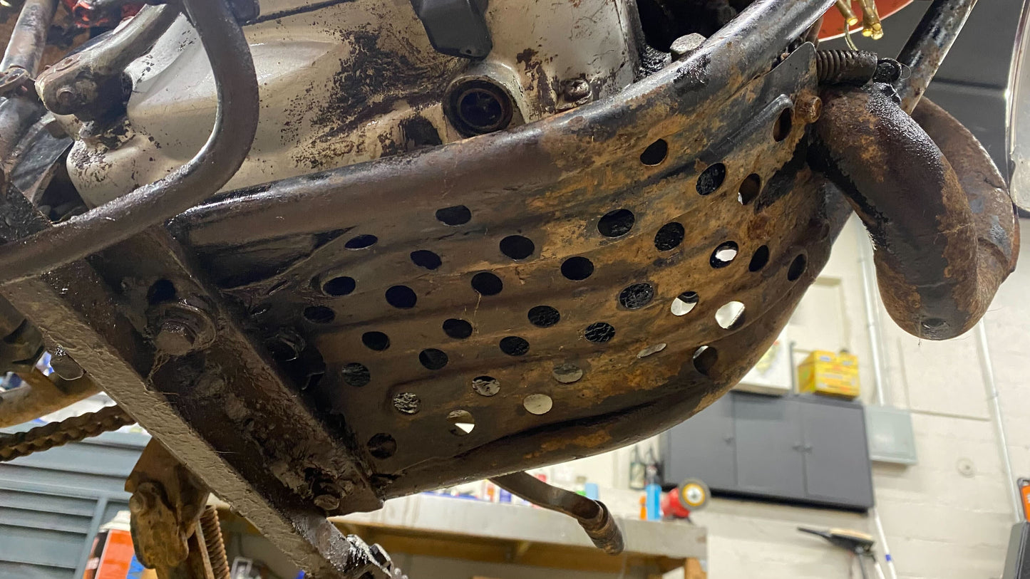 The 1972 Kawasaki G4 100 found in a scrap pile