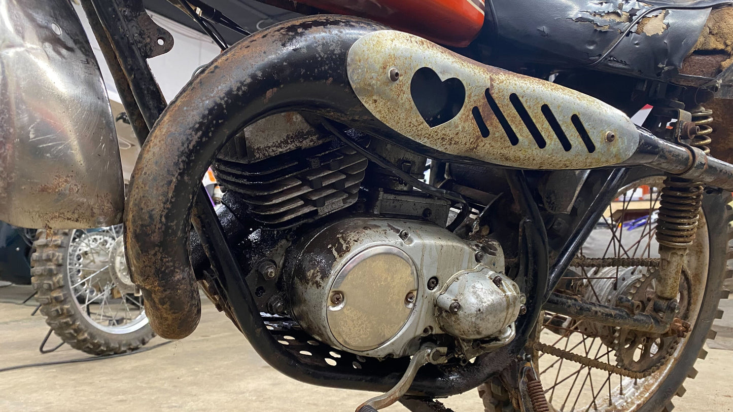 The 1972 Kawasaki G4 100 found in a scrap pile