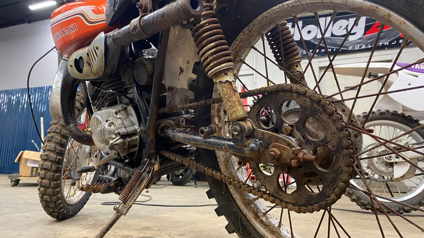 The 1972 Kawasaki G4 100 found in a scrap pile